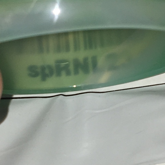 Translucent real jade not mass produced, hand carved,sm wrist - Picture 5 of 5